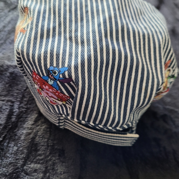 Disney Cap with many characters - Picture 5 of 10